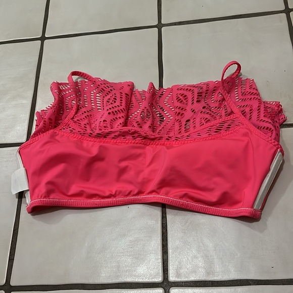 Becca Pink Crochet Bikini, size medium - Picture 8 of 12